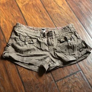 American Eagle women’s cargo shorts